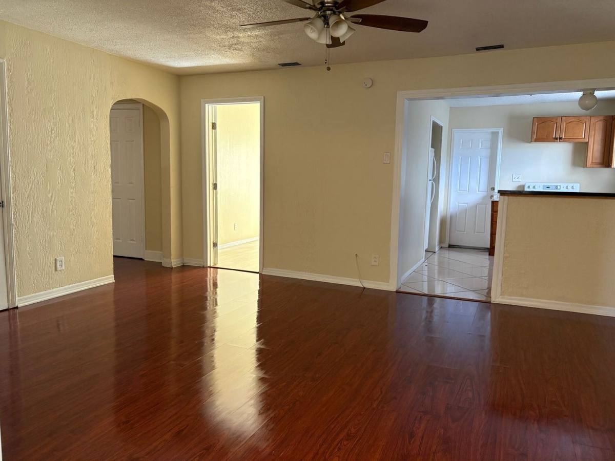 House for rent at 930 20th Ave S, Saint Petersburg, FL 33705