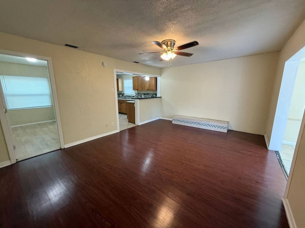 House for rent at 930 20th Ave S, Saint Petersburg, FL 33705
