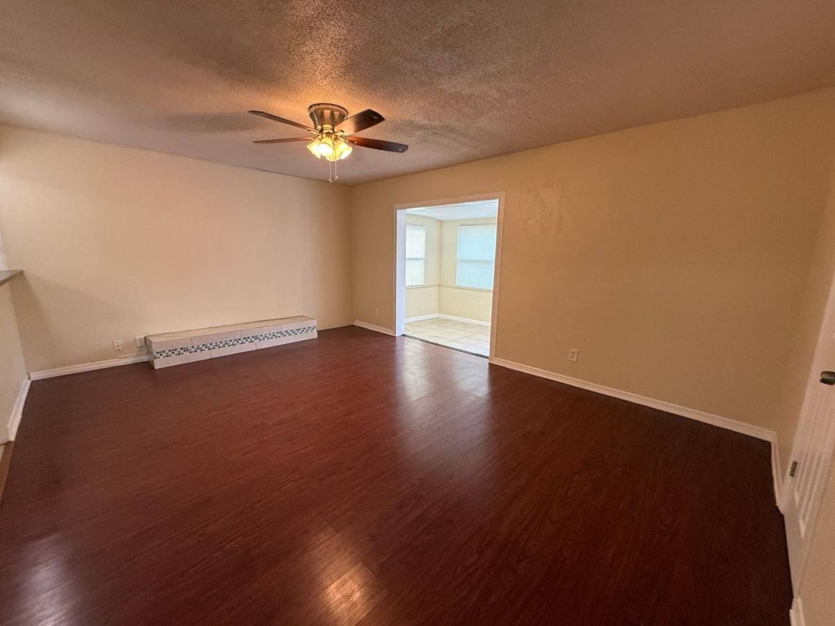House for rent at 930 20th Ave S, Saint Petersburg, FL 33705