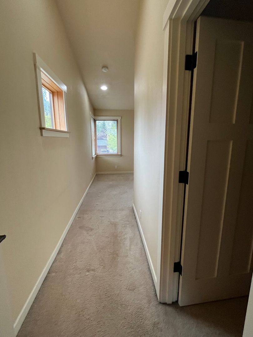 House for rent at 1445 Perdue Loop, Eugene, OR 97401