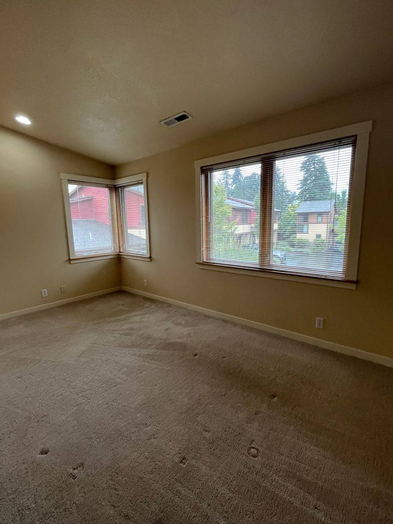 House for rent at 1445 Perdue Loop, Eugene, OR 97401