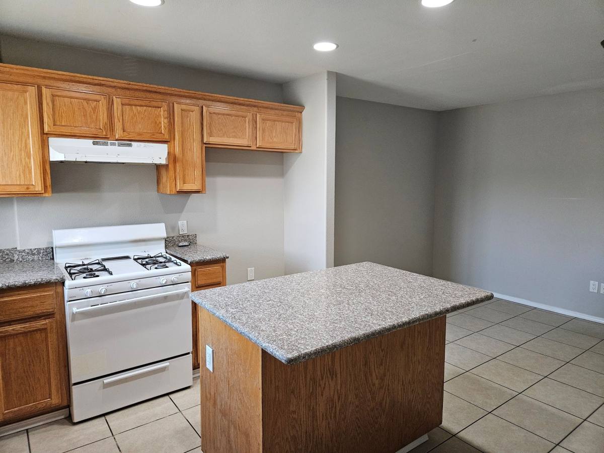 Apartment for rent at 2785 Central Park Dr #A-C, Wasco, CA 93280