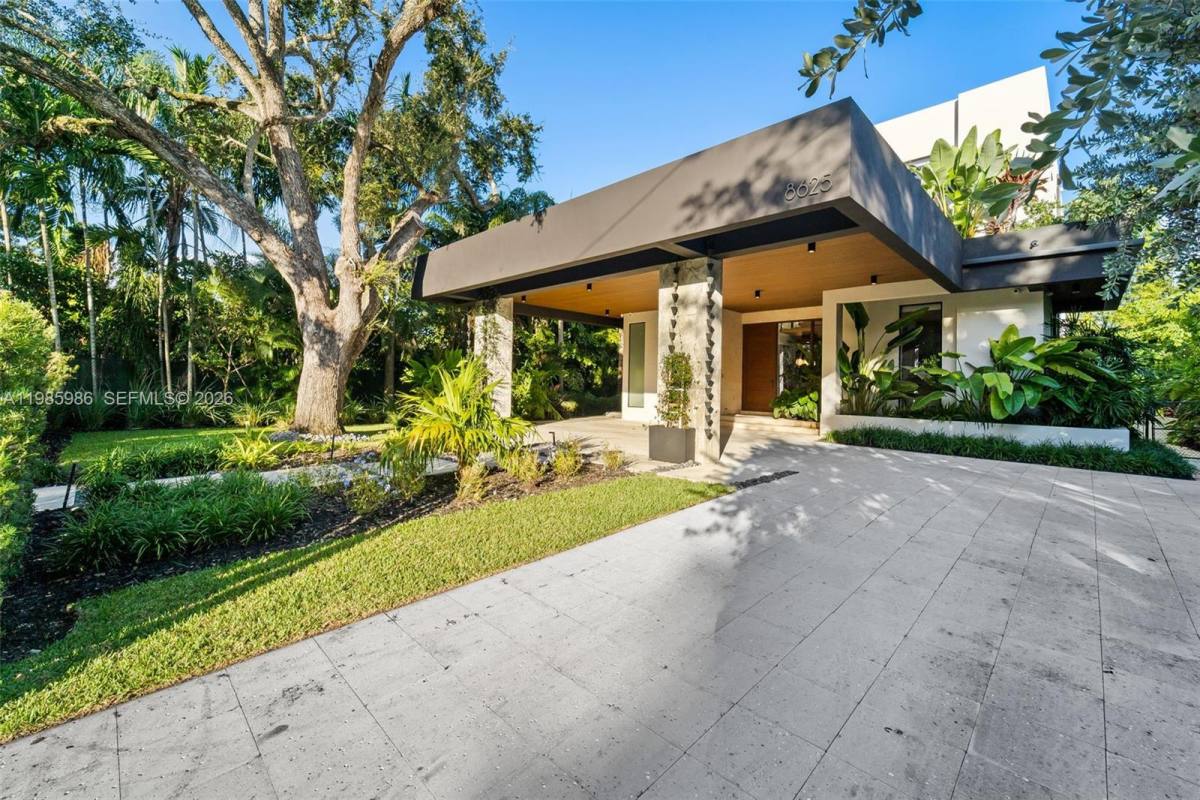 House for rent at 8625 NE 10th Ave, Miami, FL 33138