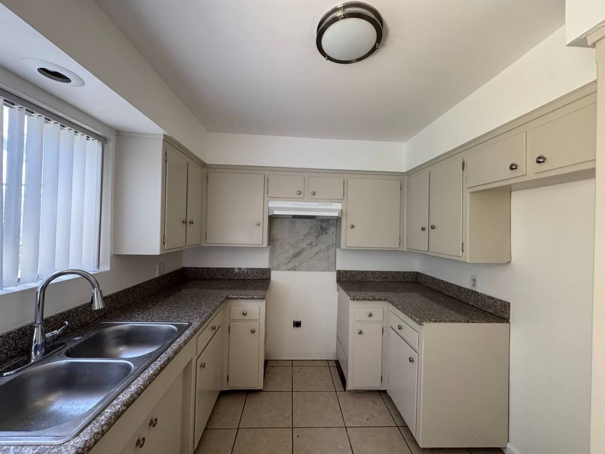 Apartment for rent at 3920-3932 Christmas Tree Lane, Bakersfield, CA 93306