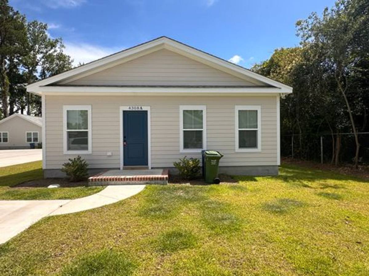House for rent at 4310-A Peachtree Ave, Wilmington, NC 28403
