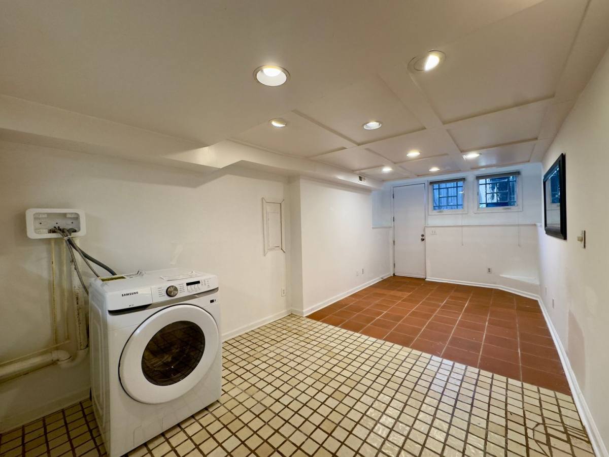 Townhouse for rent at 657 Dover St, Baltimore, MD 21230