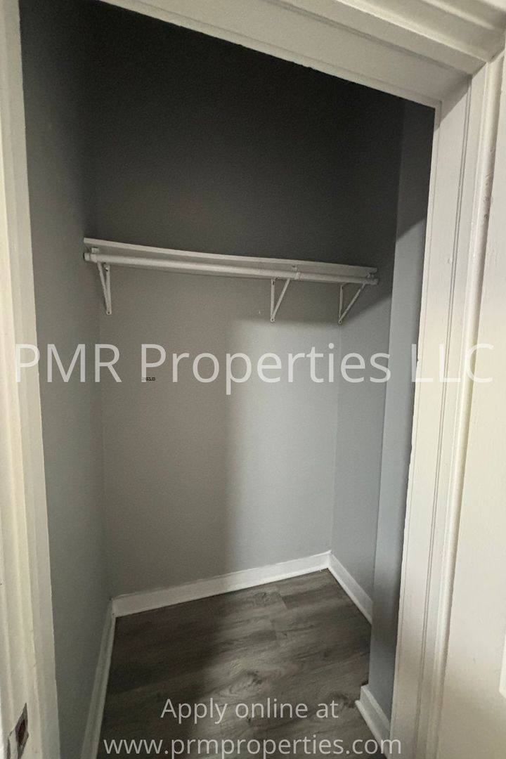 Apartment for rent at 615 E Highland Ave, Saint Joseph, MO 64505