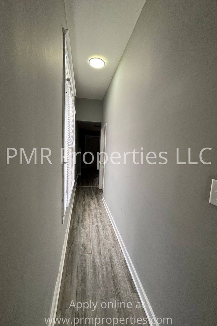 Apartment for rent at 615 E Highland Ave, Saint Joseph, MO 64505