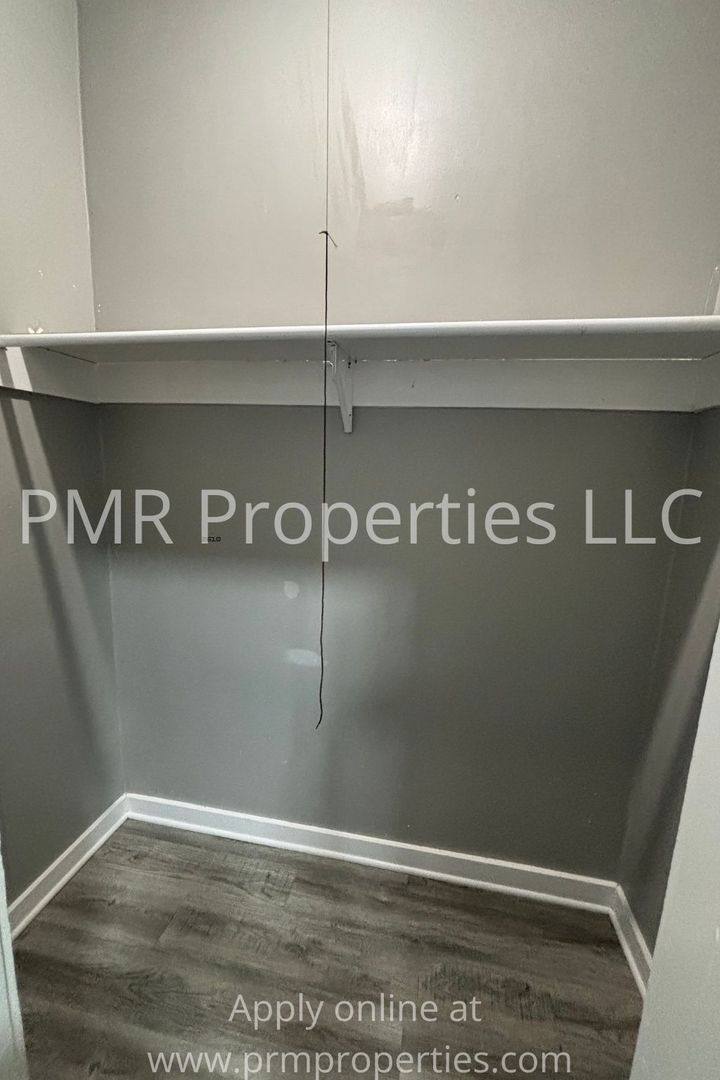 Apartment for rent at 615 E Highland Ave, Saint Joseph, MO 64505