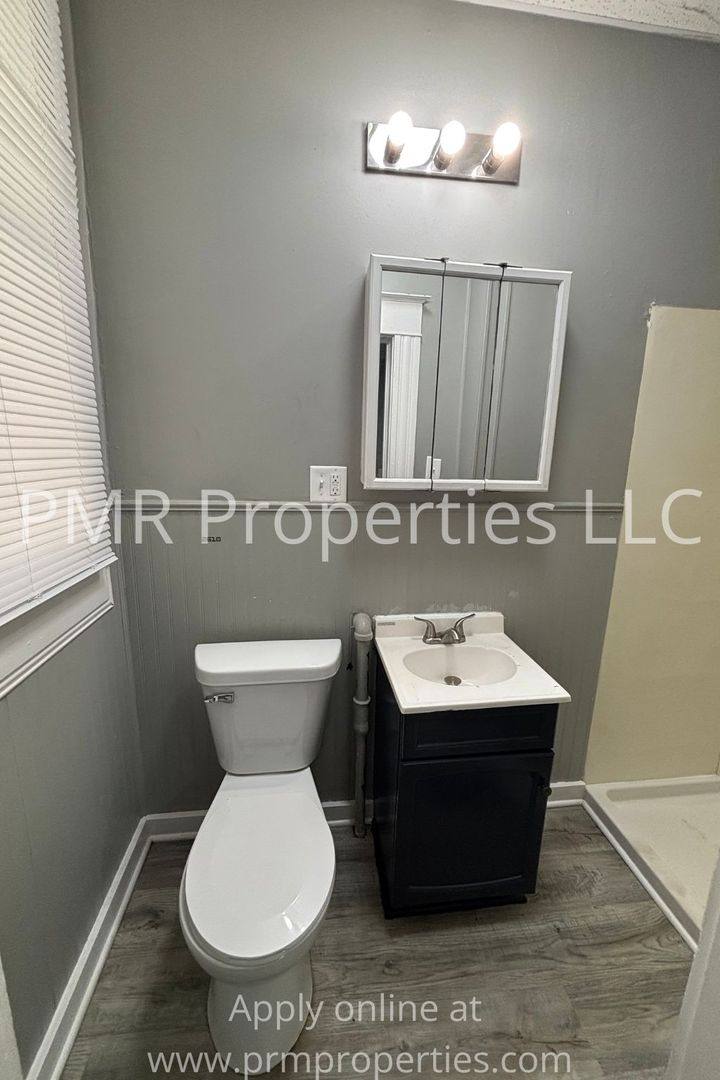 Apartment for rent at 615 E Highland Ave, Saint Joseph, MO 64505