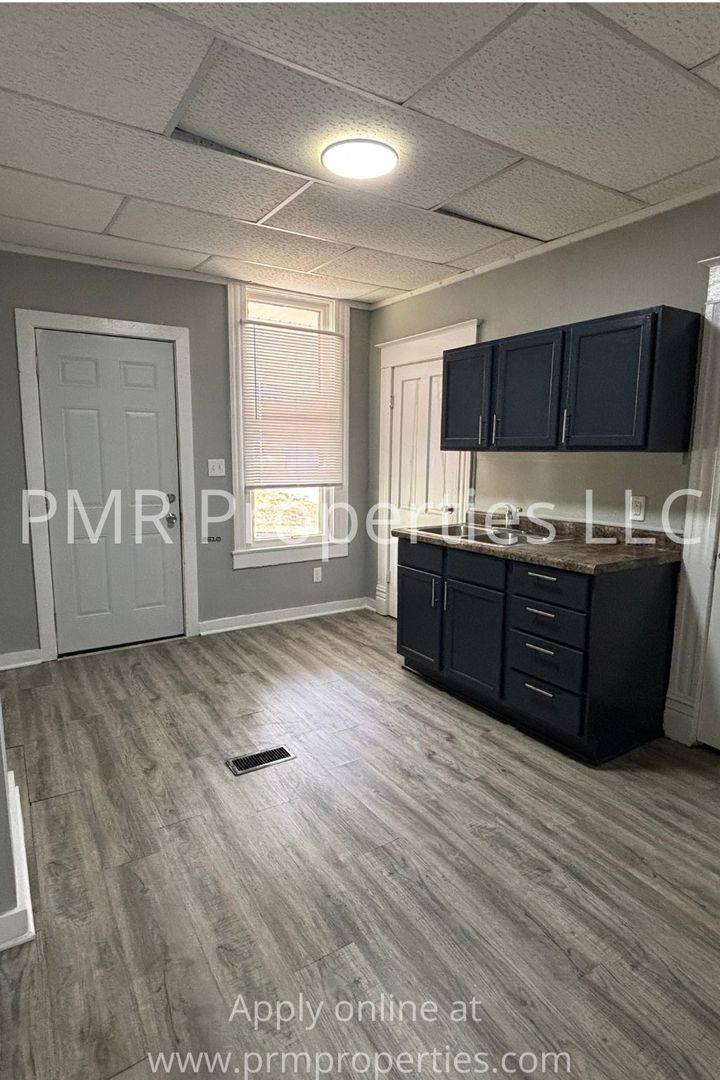Apartment for rent at 615 E Highland Ave, Saint Joseph, MO 64505