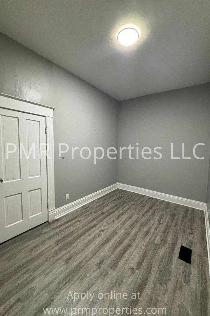 Apartment for rent at 615 E Highland Ave, Saint Joseph, MO 64505