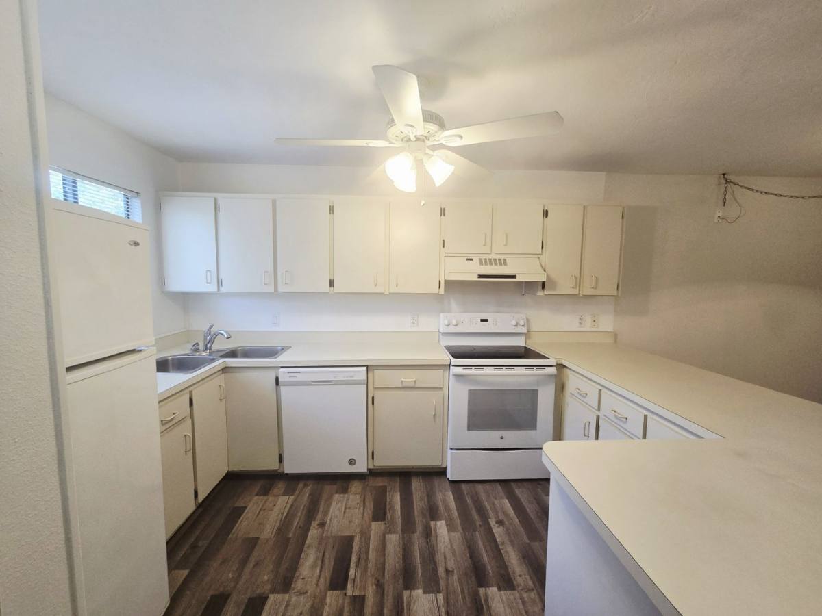 Condo for rent at 6033 34th St W #11, Bradenton, FL 34210