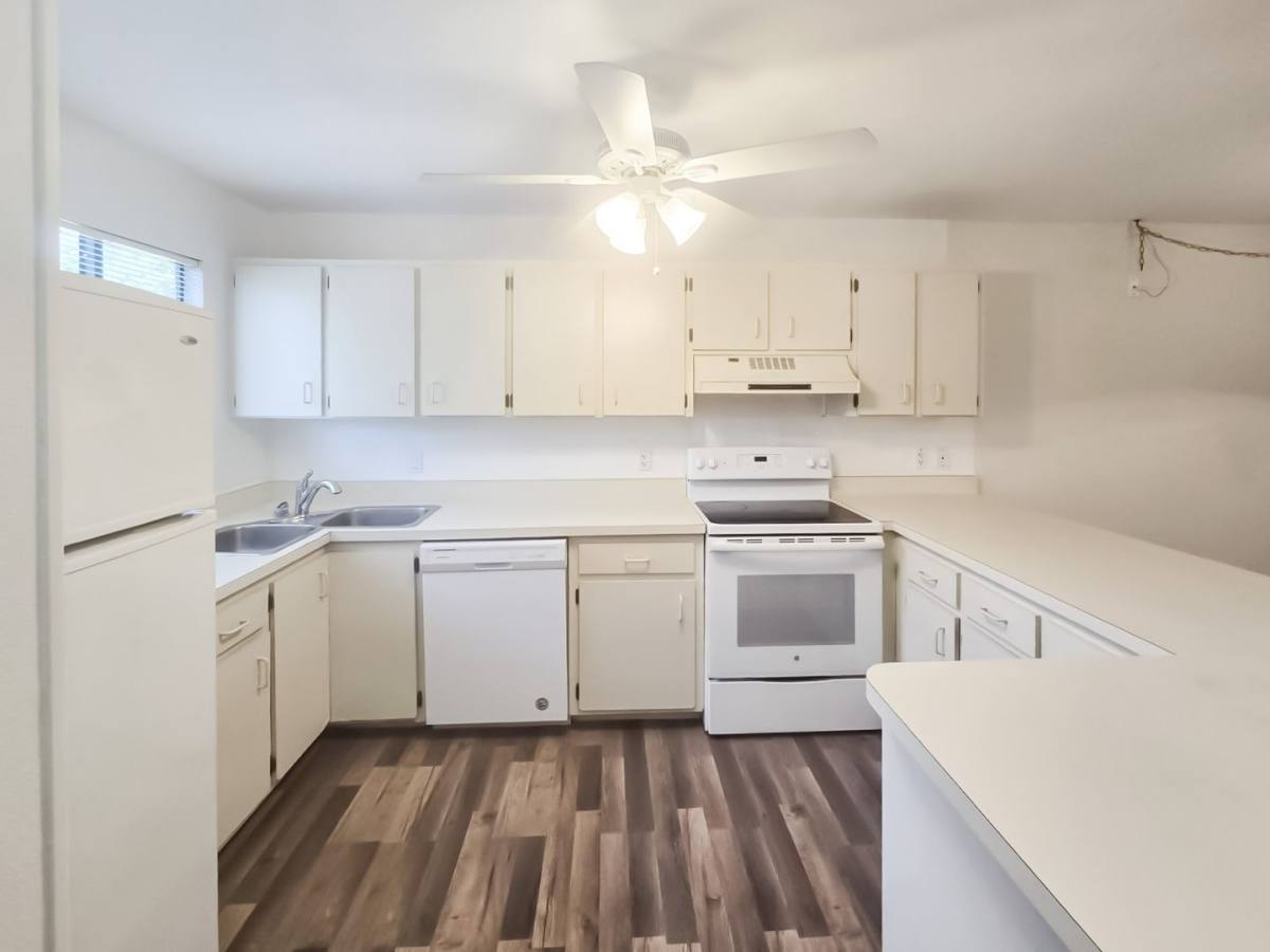 Condo for rent at 6033 34th St W #11, Bradenton, FL 34210