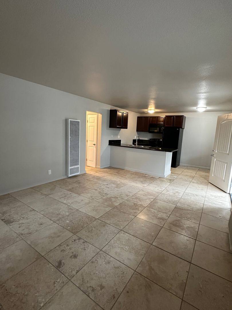 Apartment for rent at 337 N Merrill Ave, Willows, CA 95988