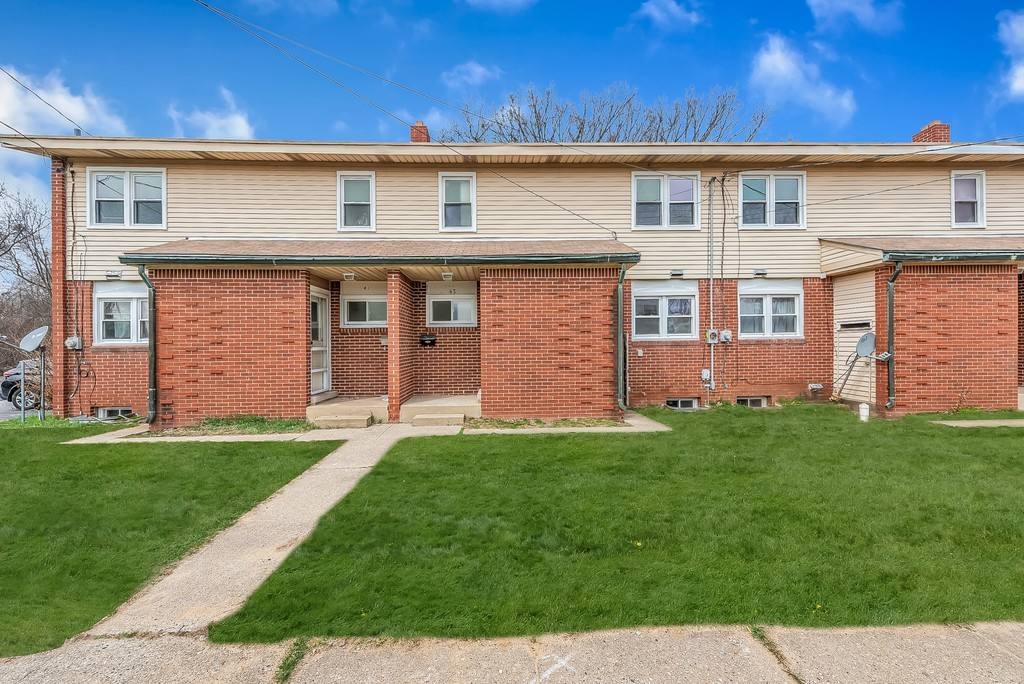 Townhouse for rent at 1 -16 Locust Rd, Battle Creek, MI 49037