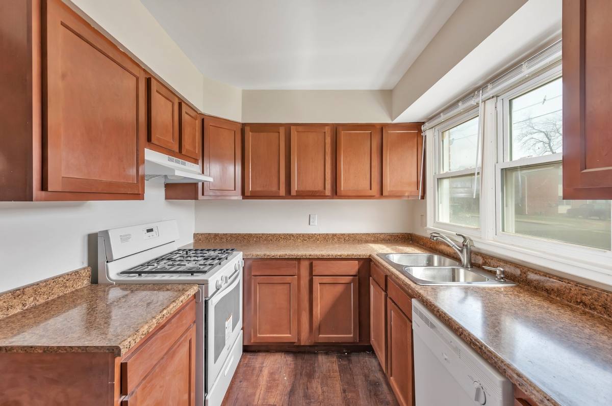 Townhouse for rent at 1 -16 Locust Rd, Battle Creek, MI 49037