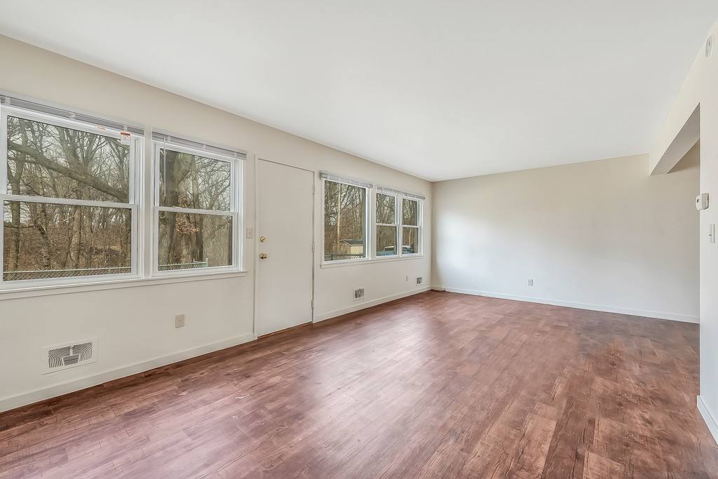 Townhouse for rent at 1 -16 Locust Rd, Battle Creek, MI 49037