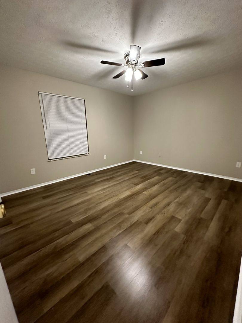 Apartment for rent at 365 Prairie Dr, Louisville, KY 40229