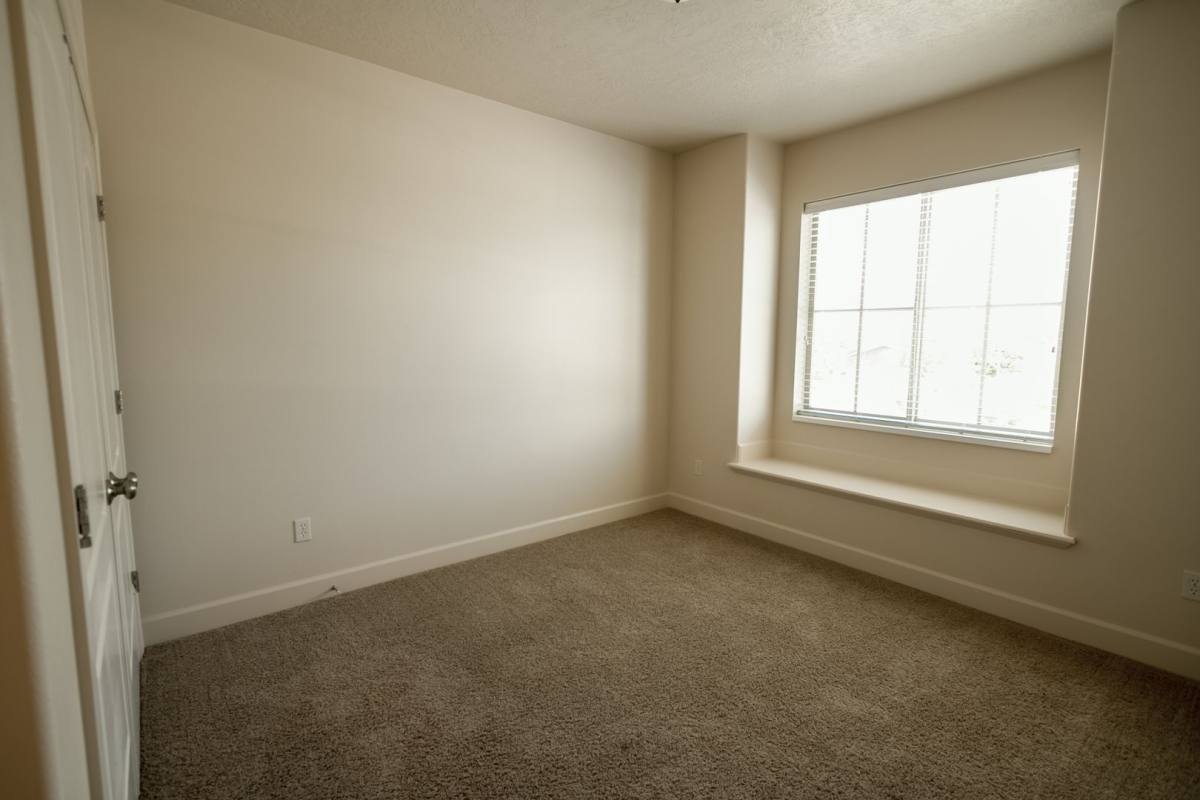 Apartment for rent at 967 W 1055 N, Orem, UT 84057