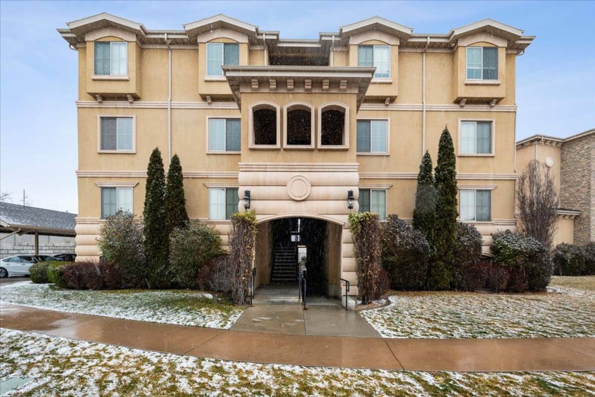 Apartment for rent at 967 W 1055 N, Orem, UT 84057