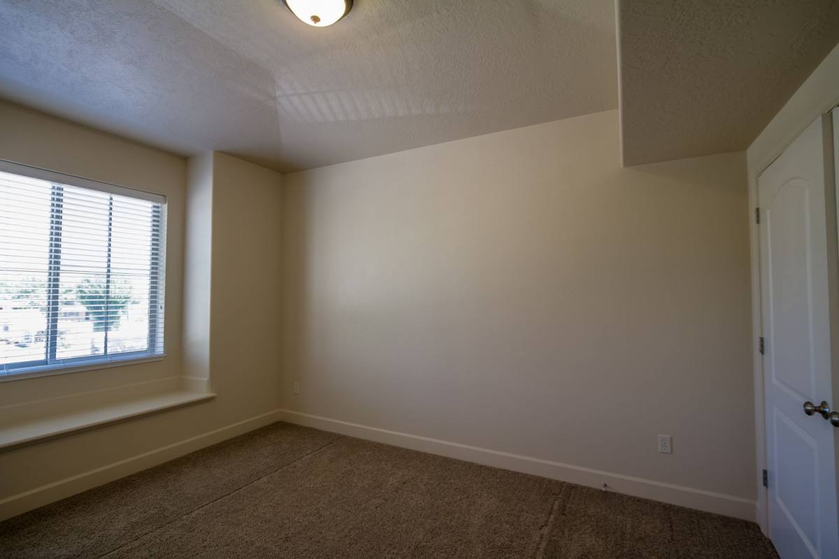 Apartment for rent at 967 W 1055 N, Orem, UT 84057