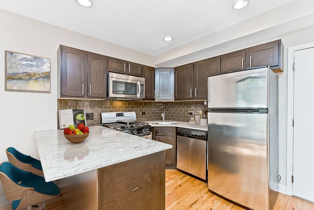 Apartment for rent at 4759 N Maplewood Ave #305, Chicago, IL 60625