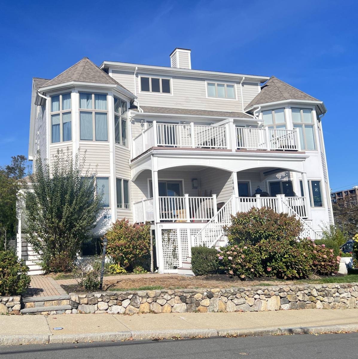 Townhouse for rent at 170 Cliff Ave, Winthrop, MA 02152