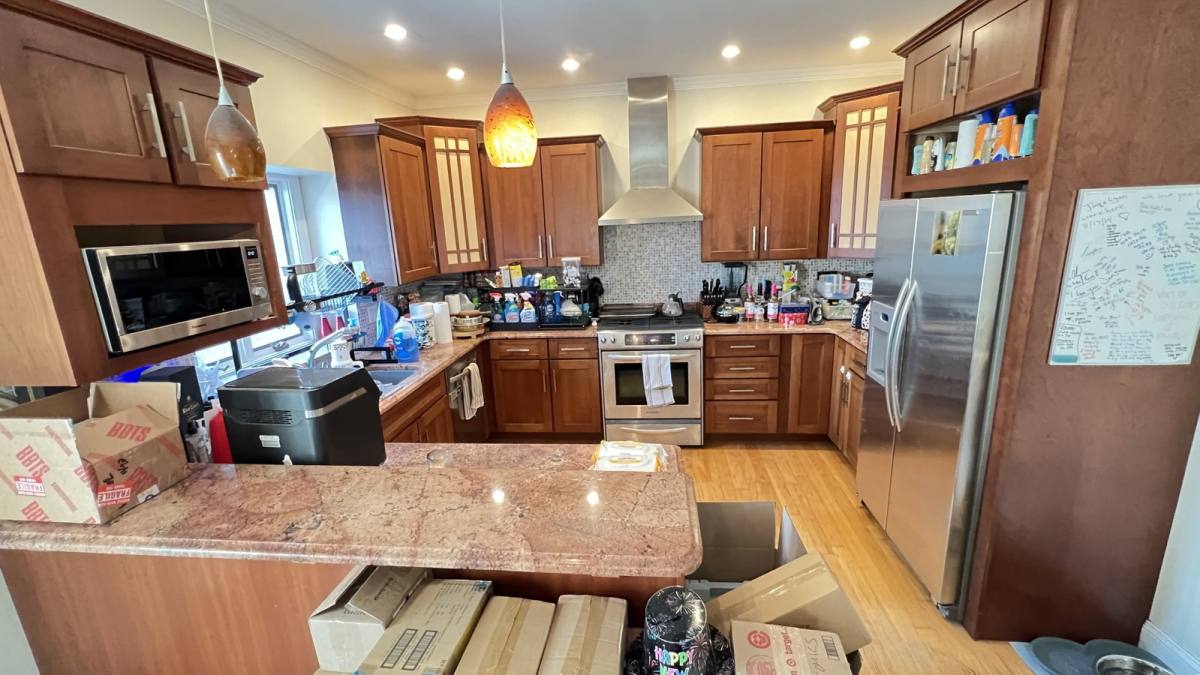 Townhouse for rent at 170 Cliff Ave, Winthrop, MA 02152