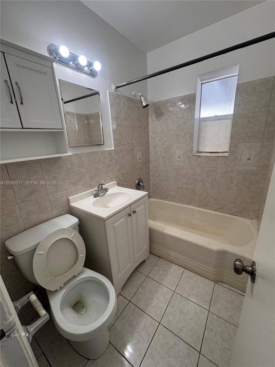 Apartment for rent at 2900 N Ocean Blvd, Fort Lauderdale, FL 33308