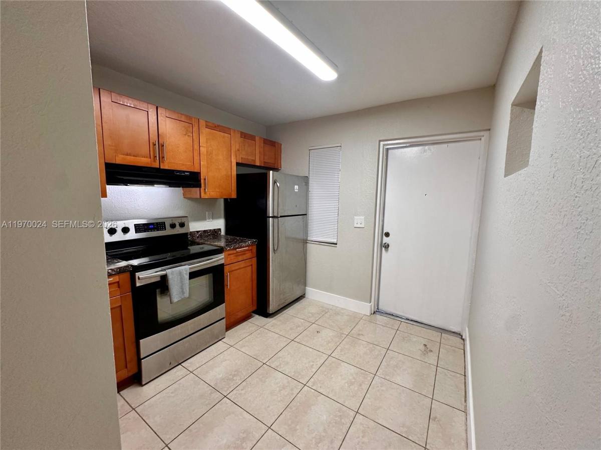 Apartment for rent at 95 NE 41st St, Fort Lauderdale, FL 33334