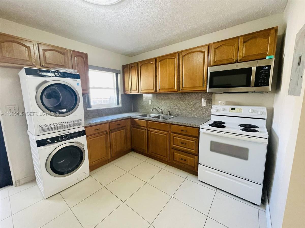 Apartment for rent at 1305 NE 2nd Ave, Fort Lauderdale, FL 33304