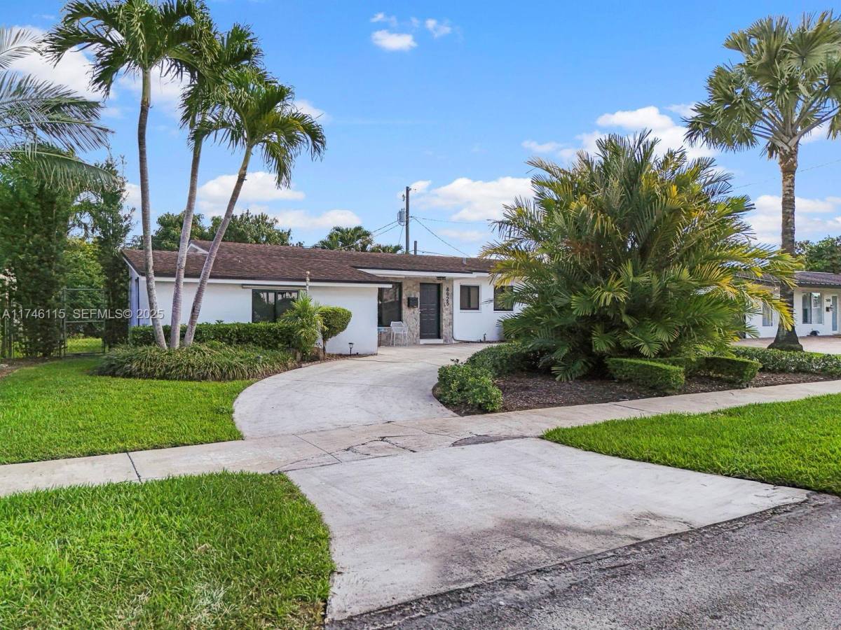 House for rent at 4925 SW 102nd Place, Miami, FL 33165