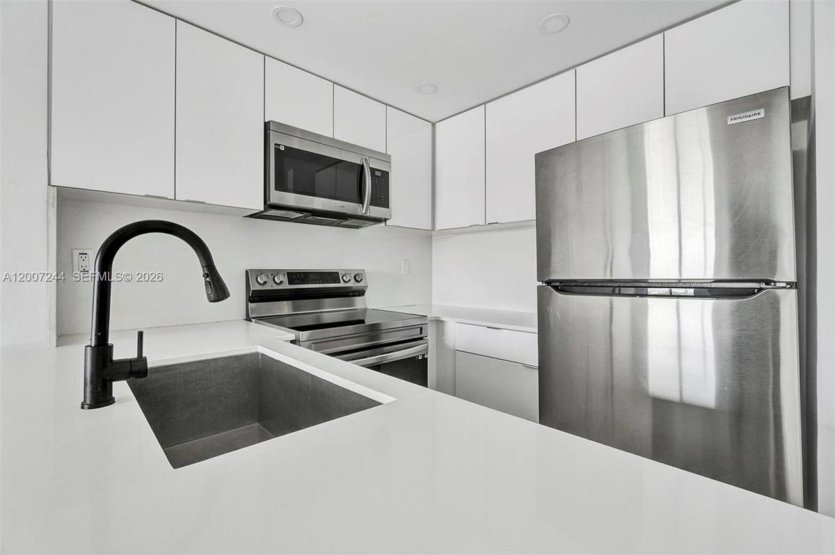 Apartment for rent at 620 SW 10th St #301, Miami, FL 33130
