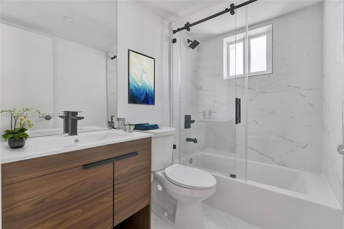Apartment for rent at 620 SW 10th St #301, Miami, FL 33130