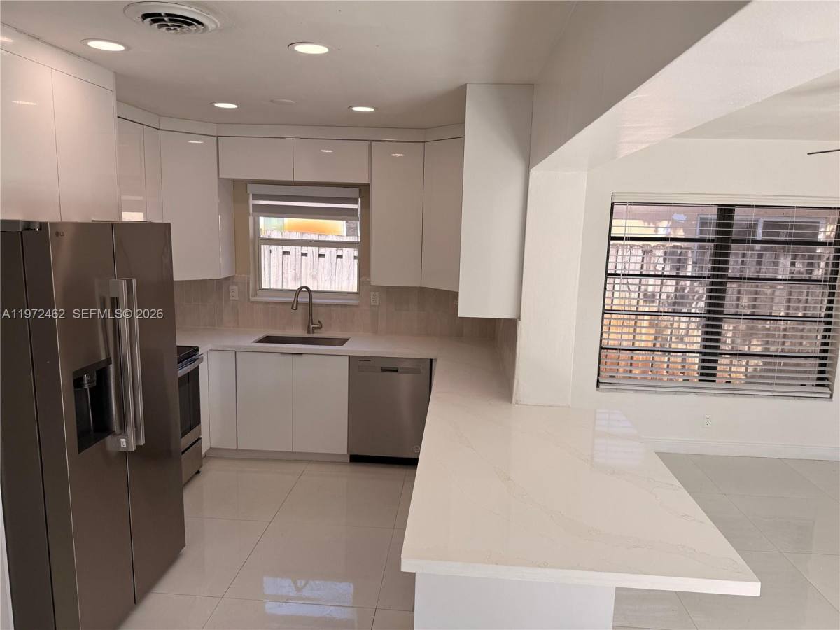 House for rent at 2818 Bahama Dr, Hollywood, FL 33023