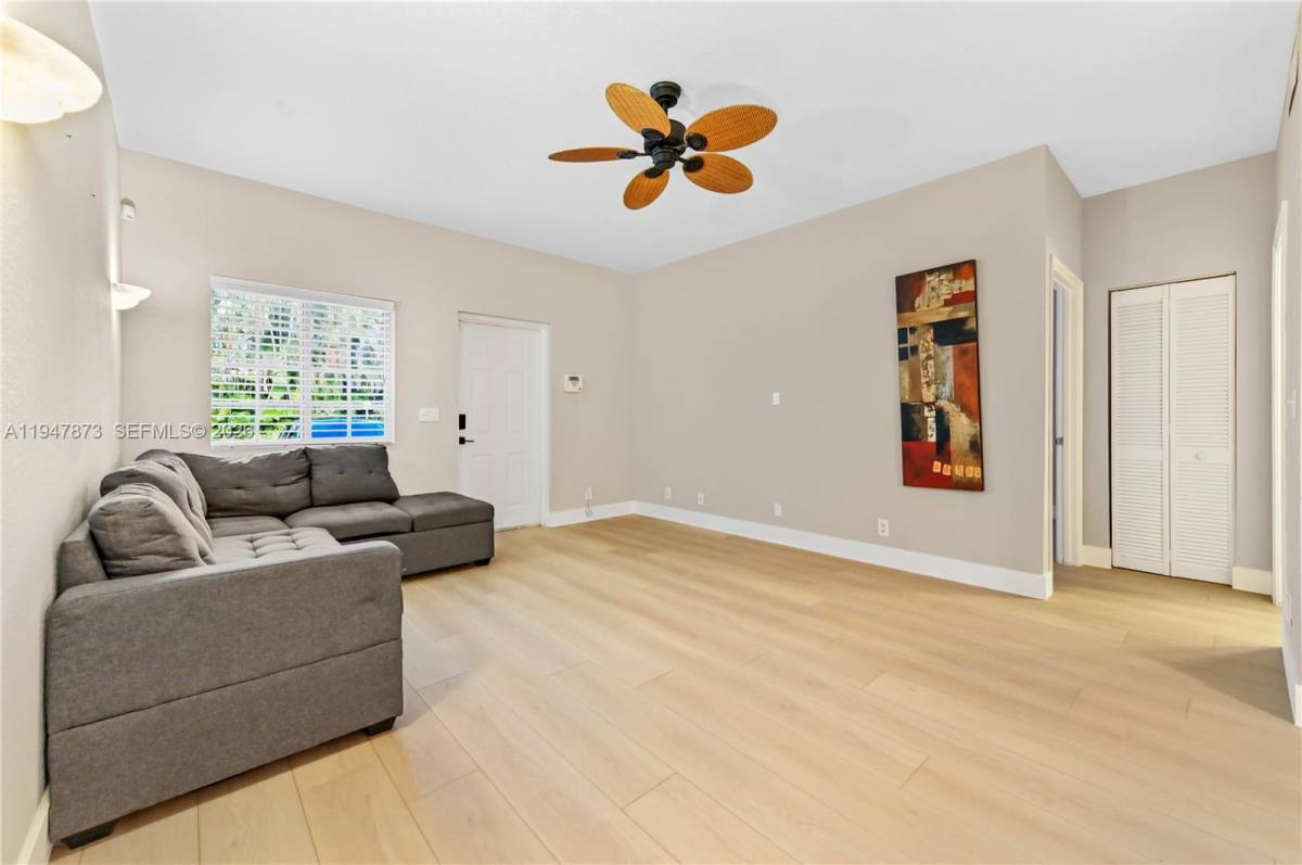 Condo for rent at 4802 Washington St #5, Hollywood, FL 33021