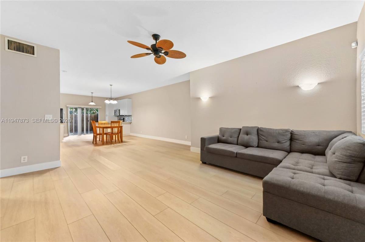 Condo for rent at 4802 Washington St #5, Hollywood, FL 33021