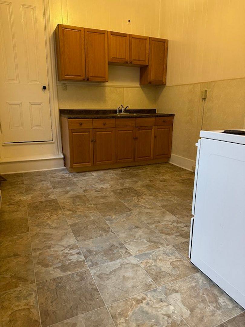 Apartment for rent at 19 E Main St, Strasburg, PA 17579
