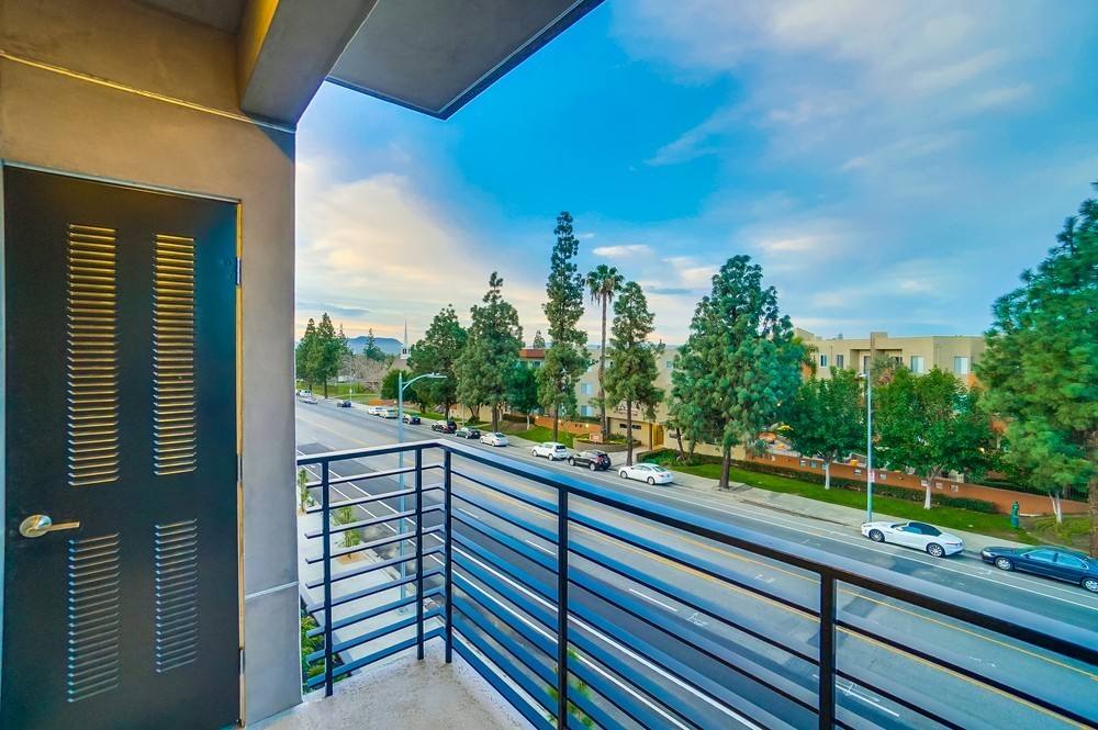 Apartment for rent at 8600 Glenoaks Blvd, Sun Valley, CA 91352