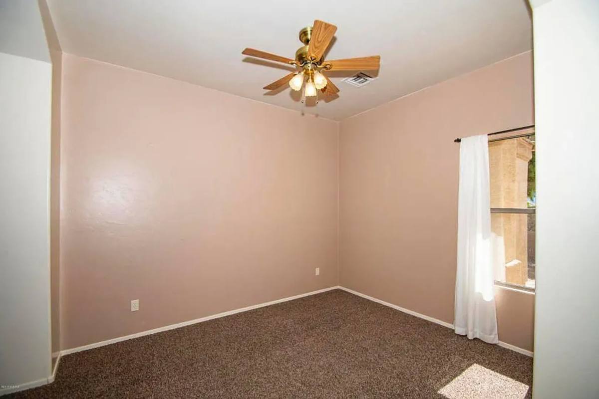 House for rent at 11557 N Flat Iron Dr, Tucson, AZ 85737