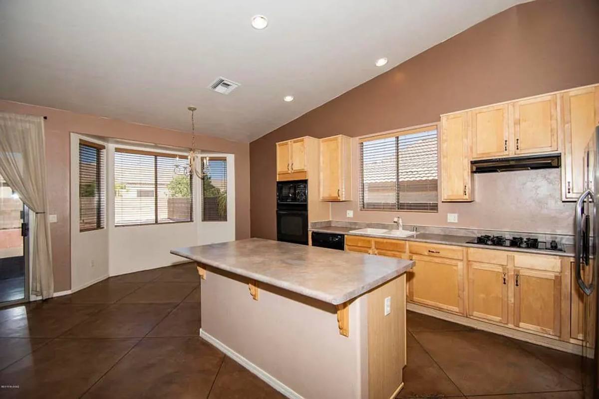 House for rent at 11557 N Flat Iron Dr, Tucson, AZ 85737