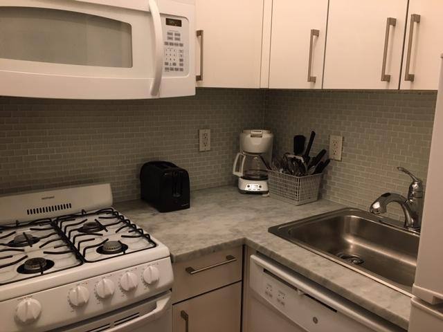Apartment for rent at 1007 Lexington Ave #3R, New York, NY 10021