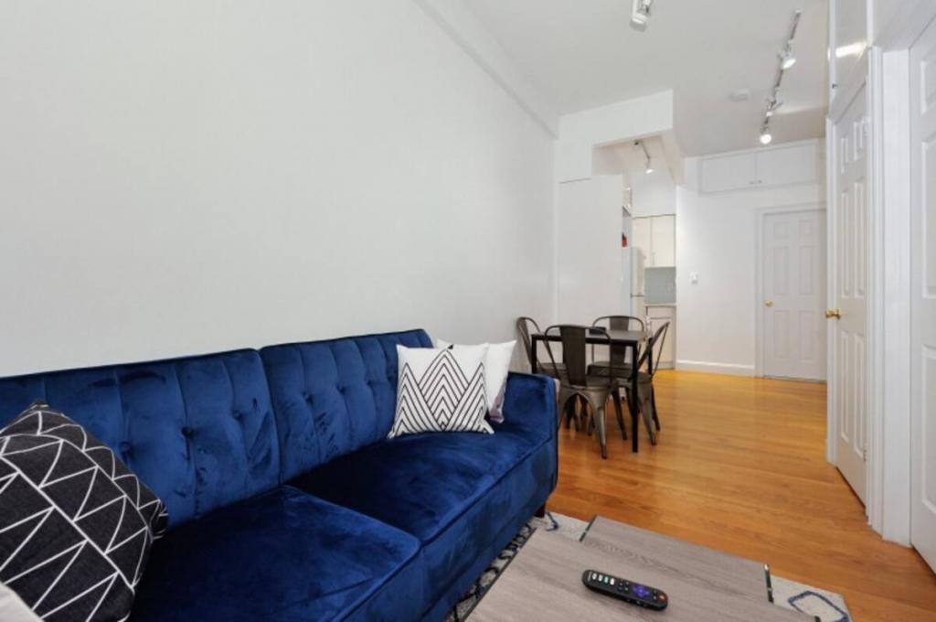 Apartment for rent at 1007 Lexington Ave #4F, New York, NY 10021