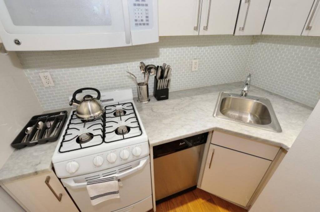 Apartment for rent at 1007 Lexington Ave #4F, New York, NY 10021
