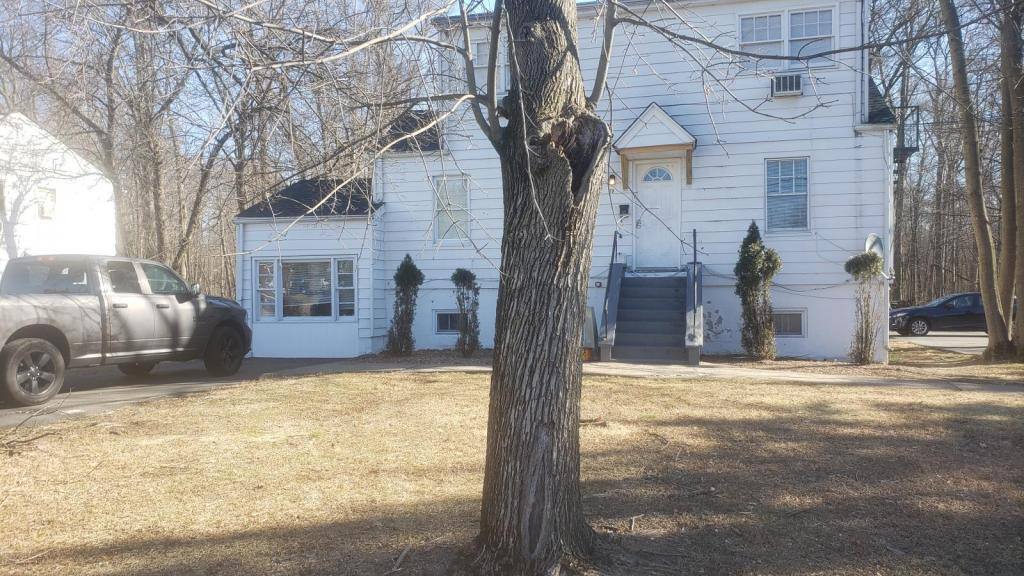 House for rent at 20 New St #4, Pompton Plains, NJ 07444