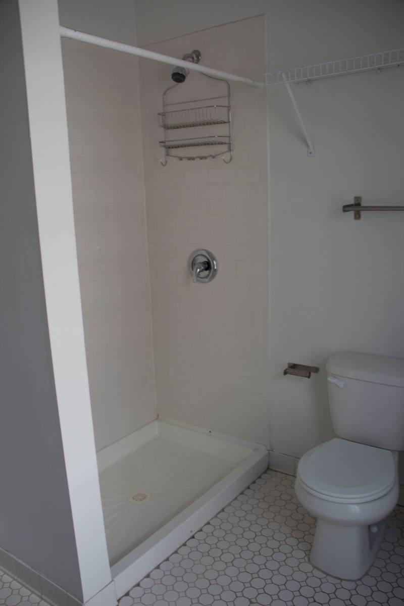 Apartment for rent at 1022 University Ave, Minneapolis, MN 55414