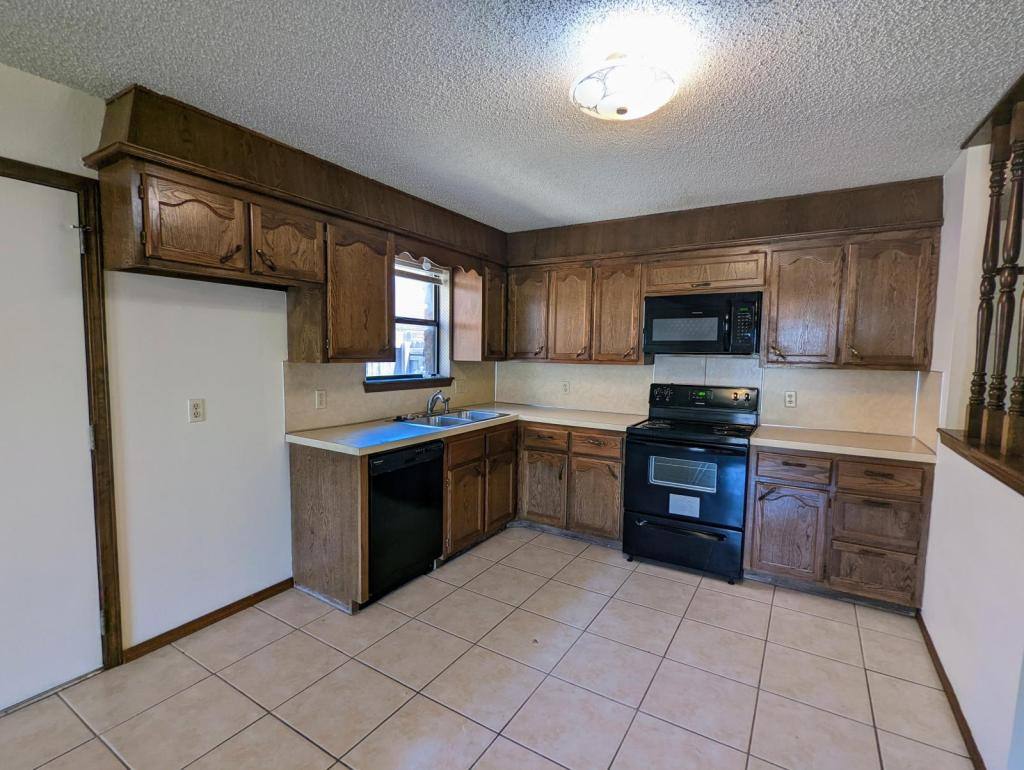 Townhouse for rent at 4030 Rawson Rd, Sand Springs, OK 74063