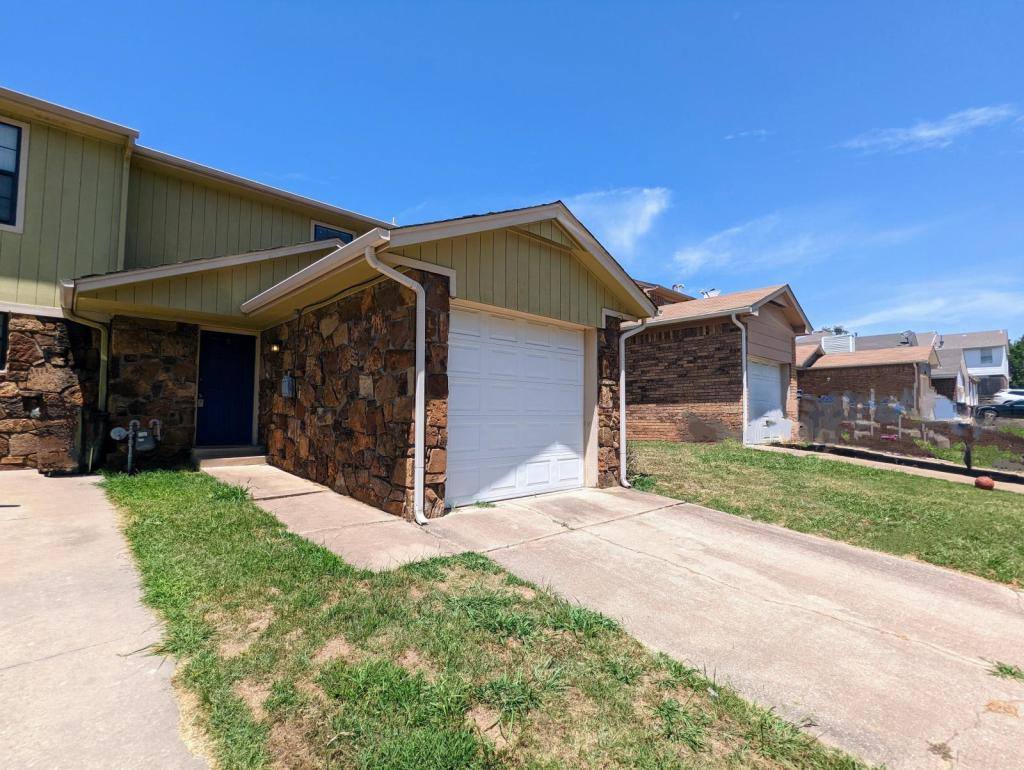Townhouse for rent at 4030 Rawson Rd, Sand Springs, OK 74063