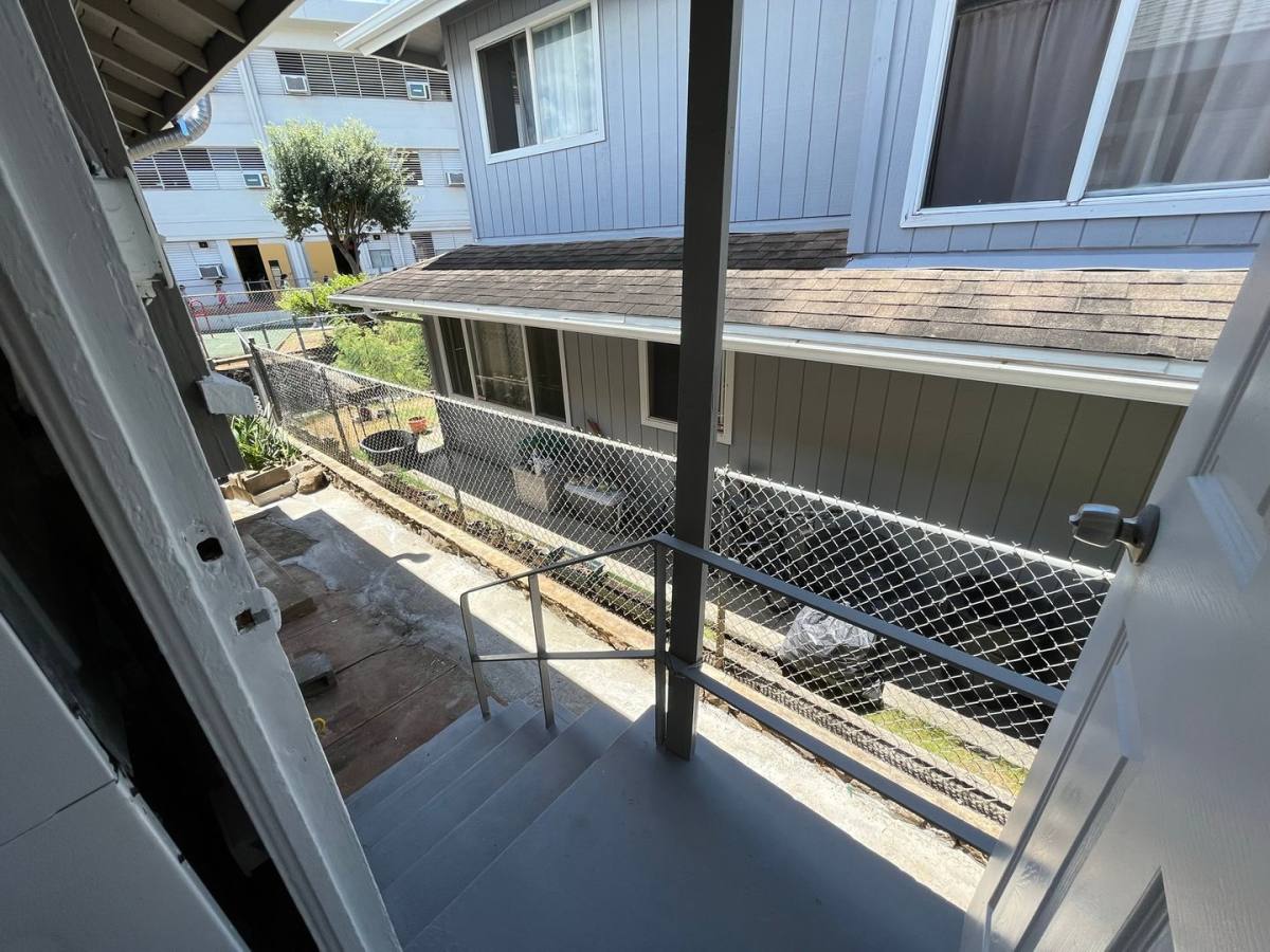 Apartment for rent at 43F Kauila St, Honolulu, HI 96813